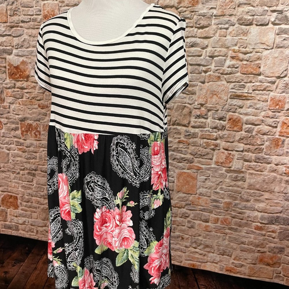 NWT Paisley Rose Babydoll Top - Picture 4 of 8